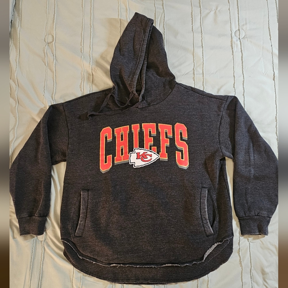 Kansas City Chiefs Black Burnout Hooded Sweatshirt Size: Large